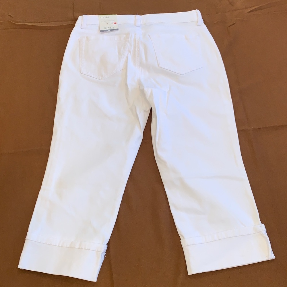 NEW Style & Co. Women's Size 4P 4 Petite White Stretch Cuffed Curvy Capri Pants - Picture 5 of 8